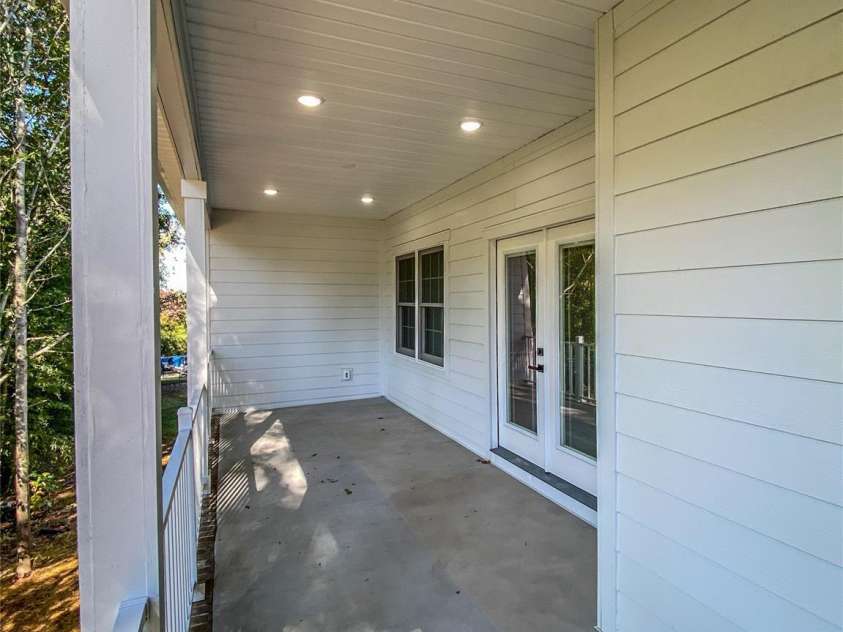 409 19th Avenue Circle, Hickory, NC 28601.  MLS# CAR4183805, YatesRealty ID 3757. 