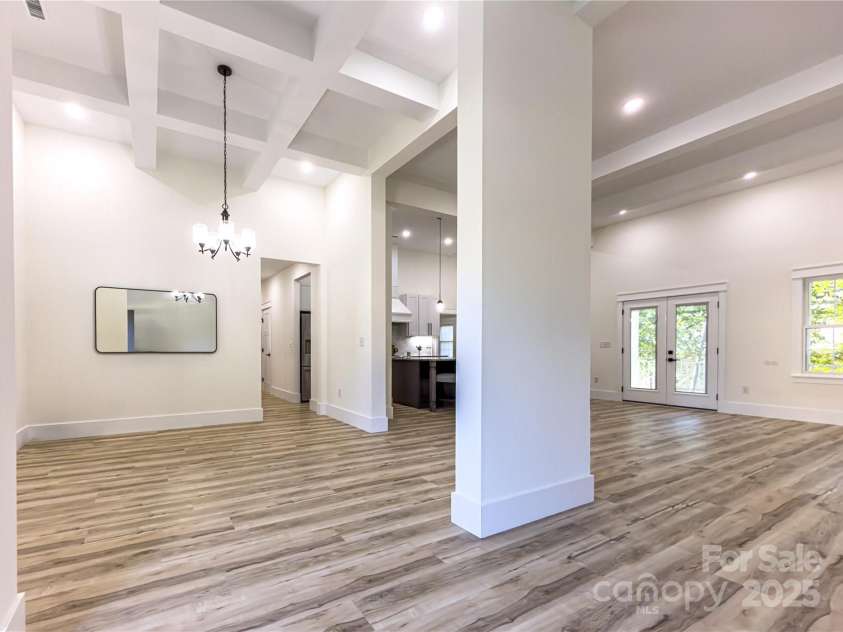 409 19th Avenue Circle, Hickory, NC 28601.  MLS# CAR4317879, YatesRealty ID 3757. 