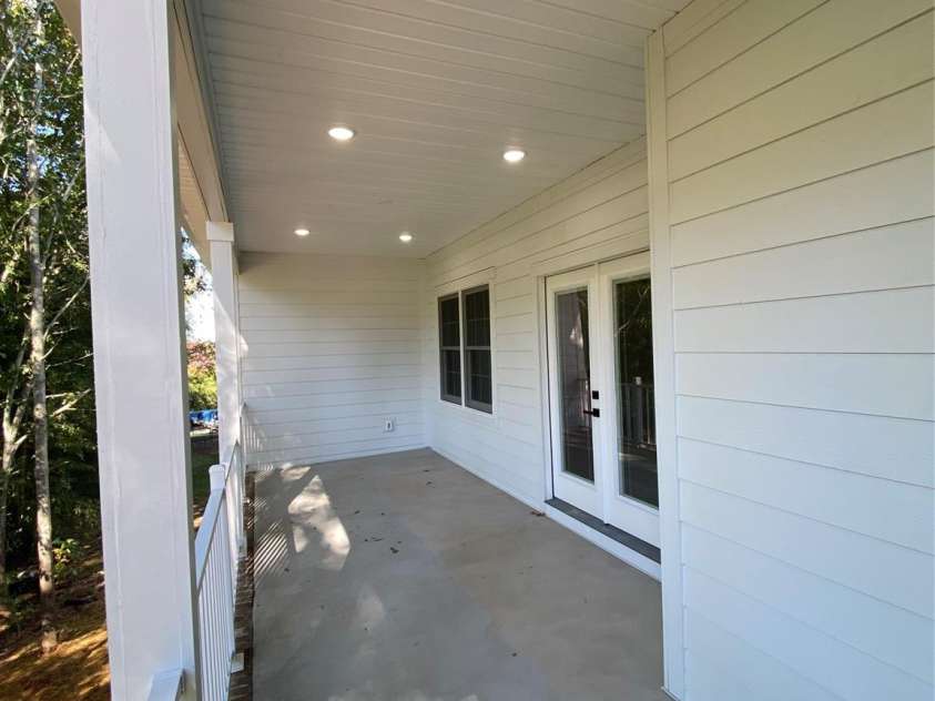 409 19th Avenue Circle, Hickory, NC 28601.  MLS# CAR4317879, YatesRealty ID 3757. 