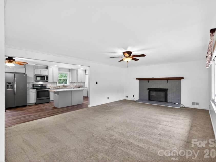 109 Woodruff Court, Moore, SC 29369.  MLS# CAR4388403, YatesRealty ID 37570. 