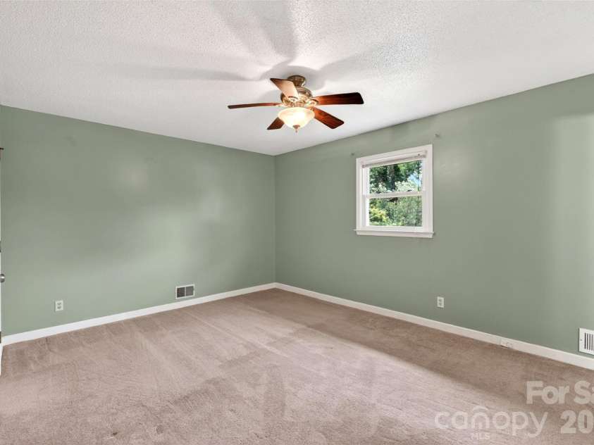 109 Woodruff Court, Moore, SC 29369.  MLS# CAR4388403, YatesRealty ID 37570. 