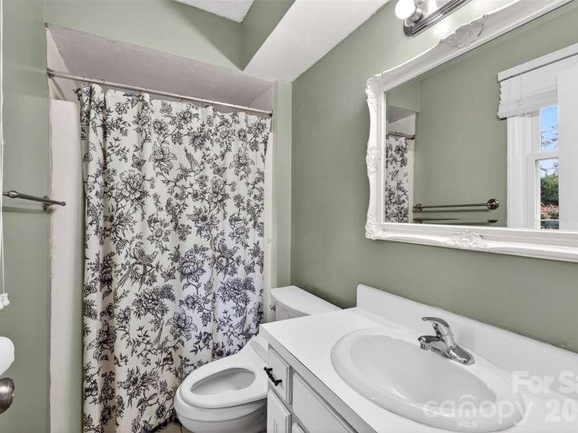 109 Woodruff Court, Moore, SC 29369.  MLS# CAR4388403, YatesRealty ID 37570. 