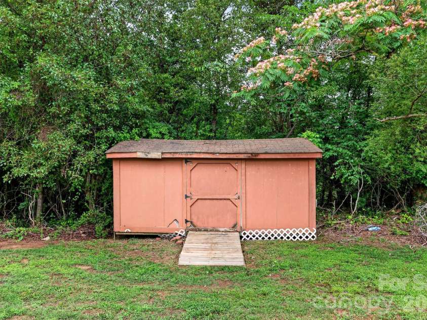 109 Woodruff Court, Moore, SC 29369.  MLS# CAR4388403, YatesRealty ID 37570. 