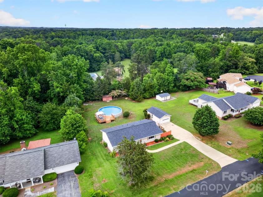 109 Woodruff Court, Moore, SC 29369.  MLS# CAR4388403, YatesRealty ID 37570. 