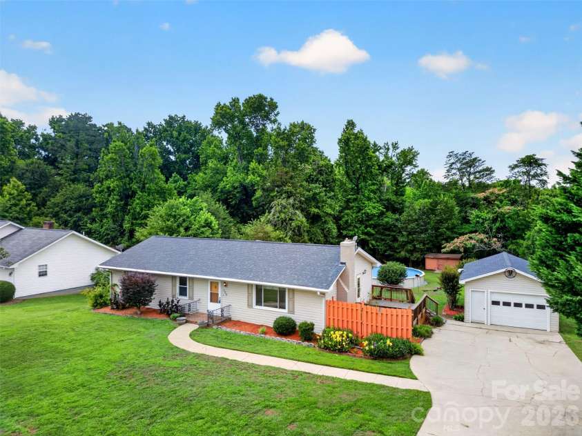 109 Woodruff Court, Moore, SC 29369.  MLS# CAR4388403, YatesRealty ID 37570. 