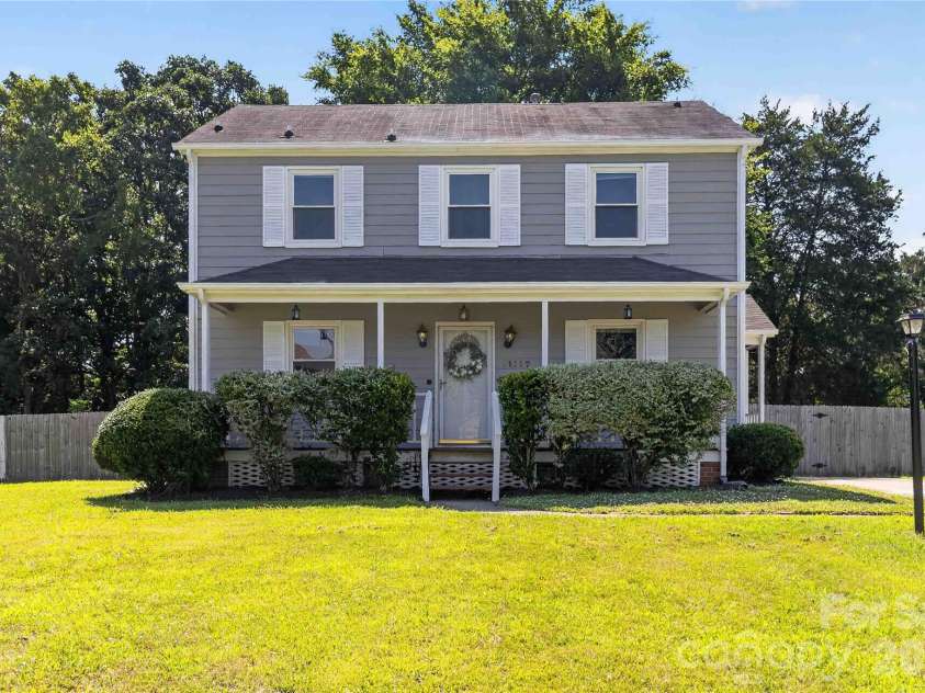 11117 Kingfisher Drive, Charlotte, NC 28226.  MLS# CAR4397295, YatesRealty ID 37573. 