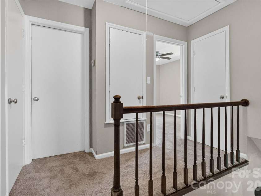 11117 Kingfisher Drive, Charlotte, NC 28226.  MLS# CAR4397295, YatesRealty ID 37573. 
