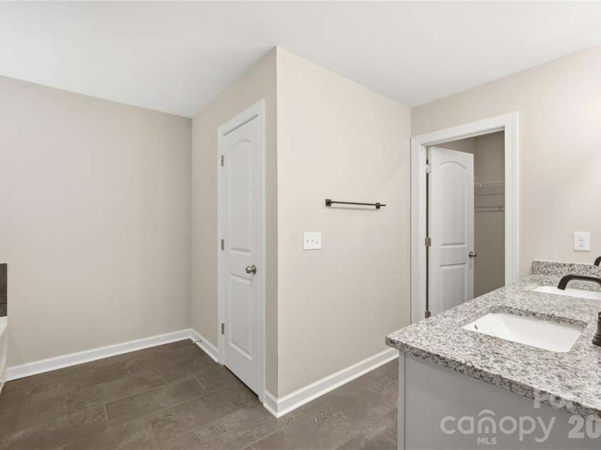 12088 Garmon Mill Estates Drive, Midland, NC 28107.  MLS# CAR4396990, YatesRealty ID 37574. Primary Bath