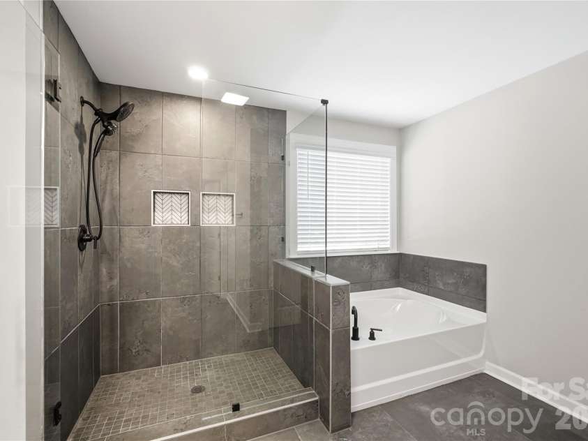 12088 Garmon Mill Estates Drive, Midland, NC 28107.  MLS# CAR4396990, YatesRealty ID 37574. Primary Bath