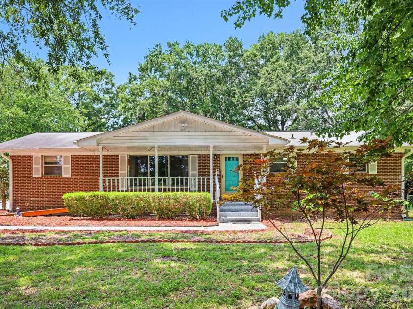 953 Twin Lakes Road, Rock Hill, SC 29732.  MLS# CAR4396547, YatesRealty ID 37575. 