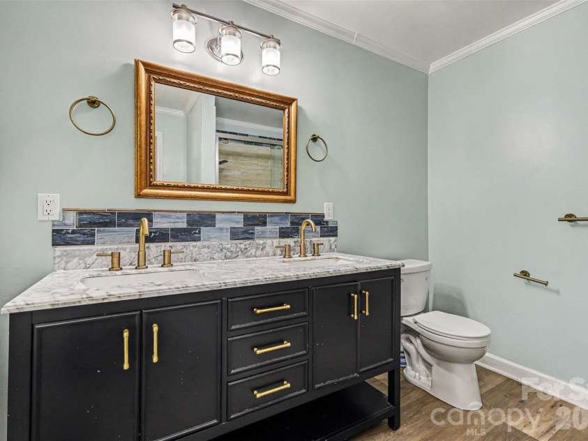 953 Twin Lakes Road, Rock Hill, SC 29732.  MLS# CAR4396547, YatesRealty ID 37575. 