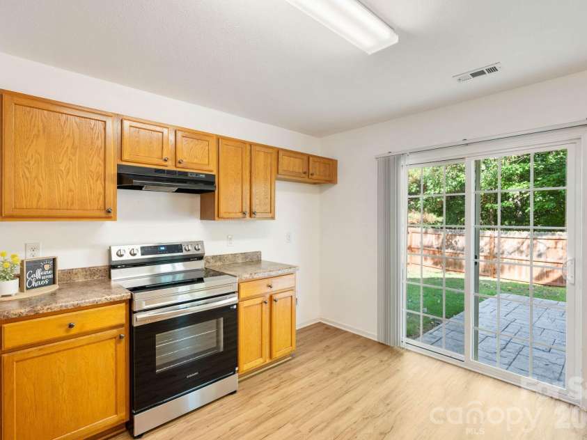 1429 River Run Road, Lowell, NC 28098.  MLS# CAR4401168, YatesRealty ID 37576. 