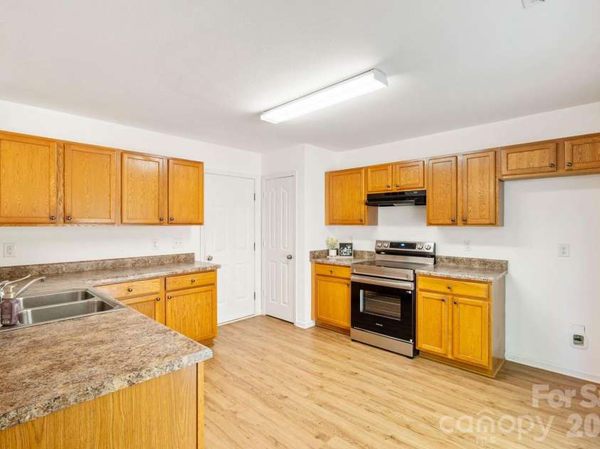 1429 River Run Road, Lowell, NC 28098.  MLS# CAR4401168, YatesRealty ID 37576. 