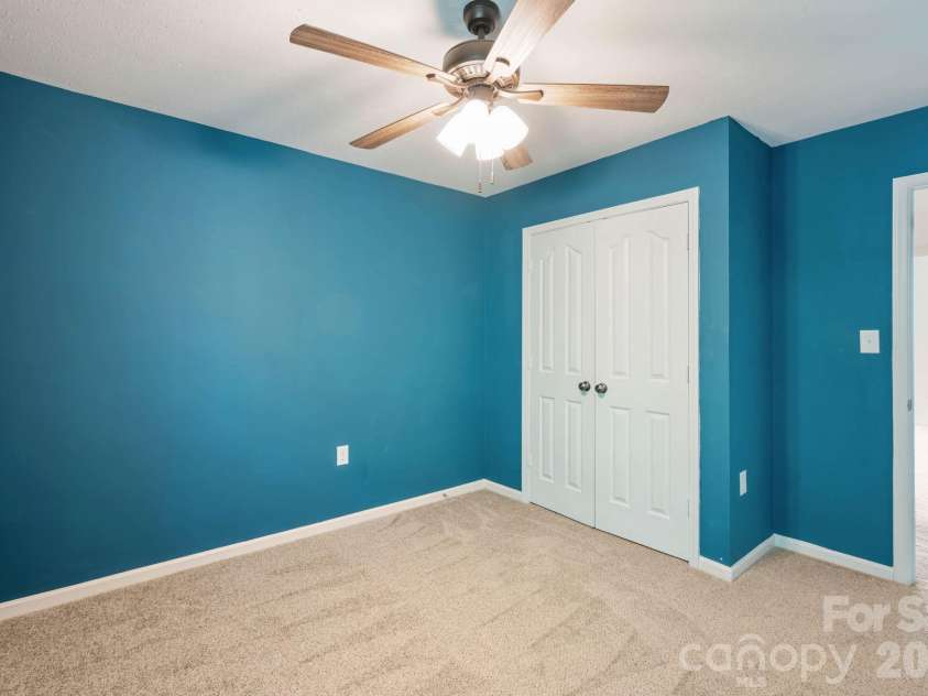 1429 River Run Road, Lowell, NC 28098.  MLS# CAR4401168, YatesRealty ID 37576. 
