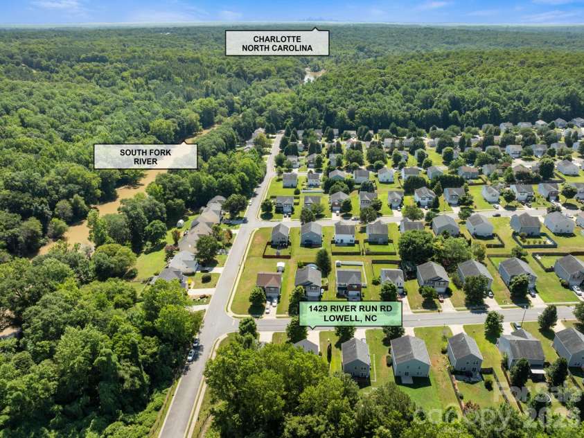 1429 River Run Road, Lowell, NC 28098.  MLS# CAR4401168, YatesRealty ID 37576. 
