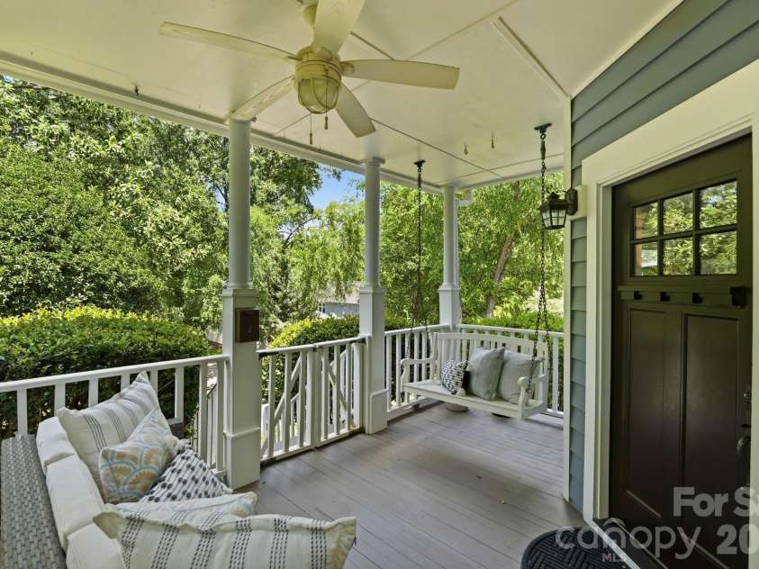 2009 Victorian Place, Charlotte, NC 28203.  MLS# CAR4395877, YatesRealty ID 37577. 