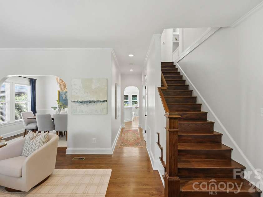 2009 Victorian Place, Charlotte, NC 28203.  MLS# CAR4395877, YatesRealty ID 37577. 