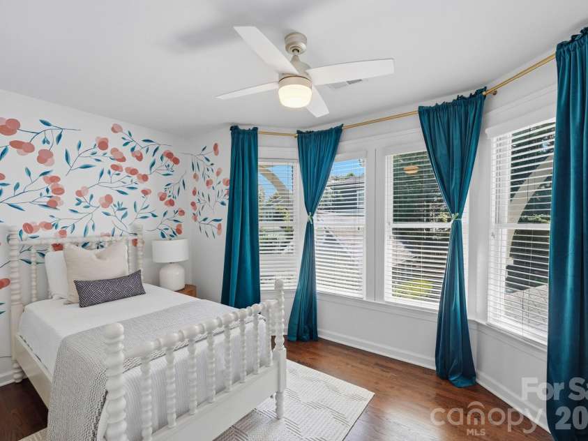 2009 Victorian Place, Charlotte, NC 28203.  MLS# CAR4395877, YatesRealty ID 37577. 