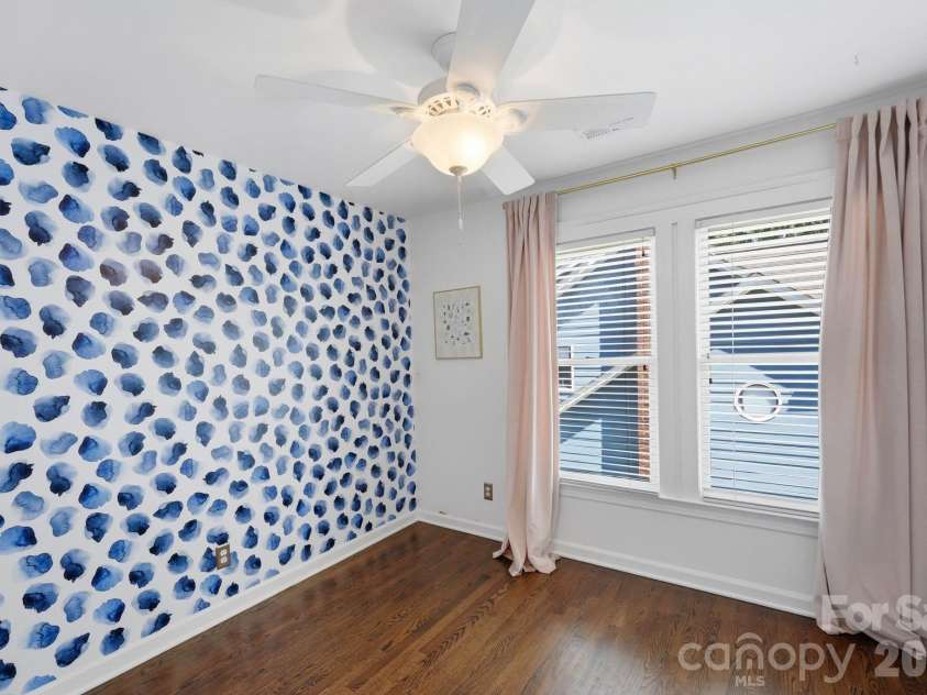 2009 Victorian Place, Charlotte, NC 28203.  MLS# CAR4395877, YatesRealty ID 37577. 