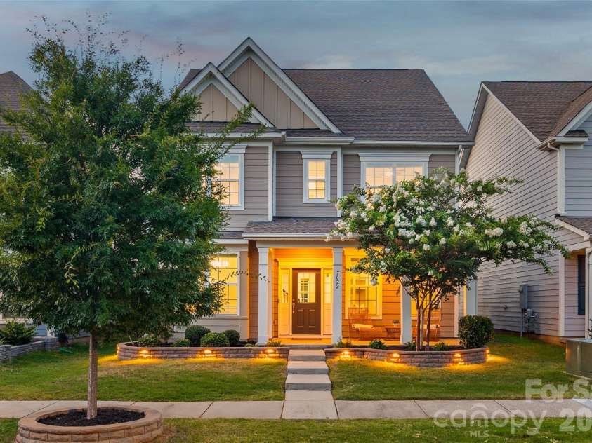 7022 Walnut Branch Lane, Charlotte, NC 28277.  MLS# CAR4399916, YatesRealty ID 37578. 