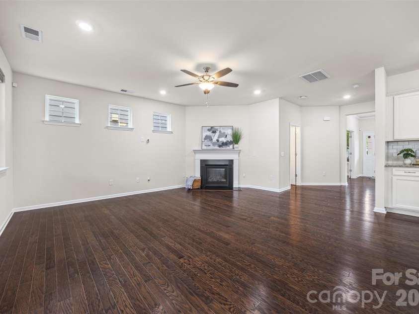7022 Walnut Branch Lane, Charlotte, NC 28277.  MLS# CAR4399916, YatesRealty ID 37578. 