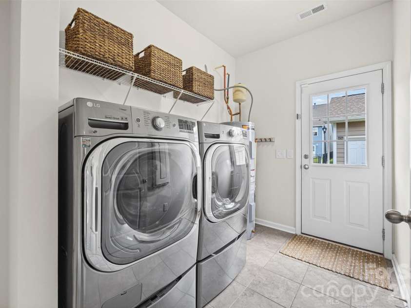 7022 Walnut Branch Lane, Charlotte, NC 28277.  MLS# CAR4399916, YatesRealty ID 37578. 