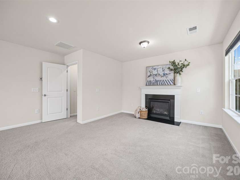 7022 Walnut Branch Lane, Charlotte, NC 28277.  MLS# CAR4399916, YatesRealty ID 37578. 