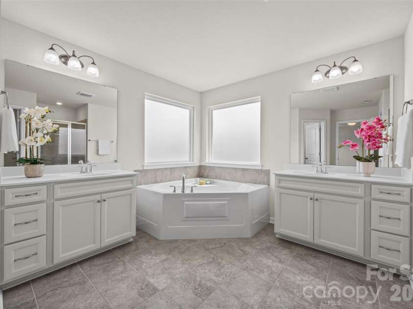 7022 Walnut Branch Lane, Charlotte, NC 28277.  MLS# CAR4399916, YatesRealty ID 37578. 