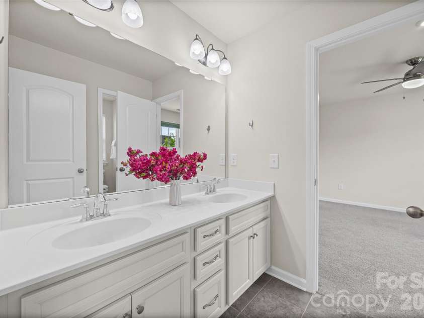 7022 Walnut Branch Lane, Charlotte, NC 28277.  MLS# CAR4399916, YatesRealty ID 37578. 