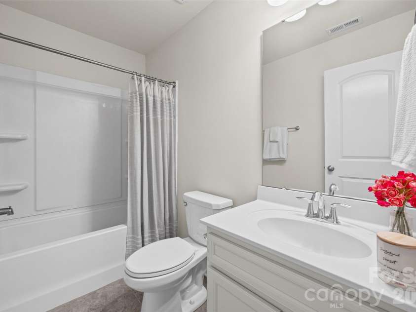 7022 Walnut Branch Lane, Charlotte, NC 28277.  MLS# CAR4399916, YatesRealty ID 37578. 