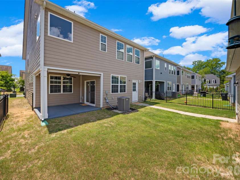7022 Walnut Branch Lane, Charlotte, NC 28277.  MLS# CAR4399916, YatesRealty ID 37578. 