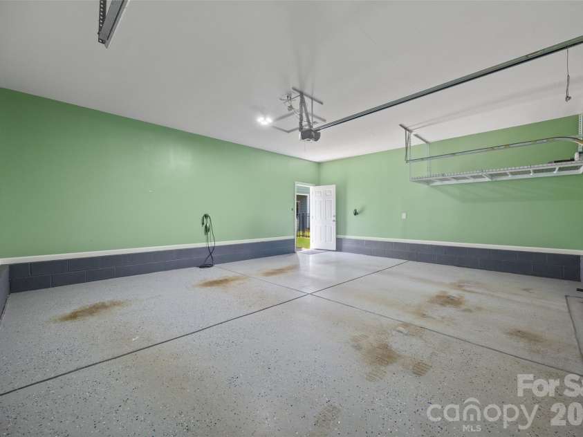 7022 Walnut Branch Lane, Charlotte, NC 28277.  MLS# CAR4399916, YatesRealty ID 37578. 
