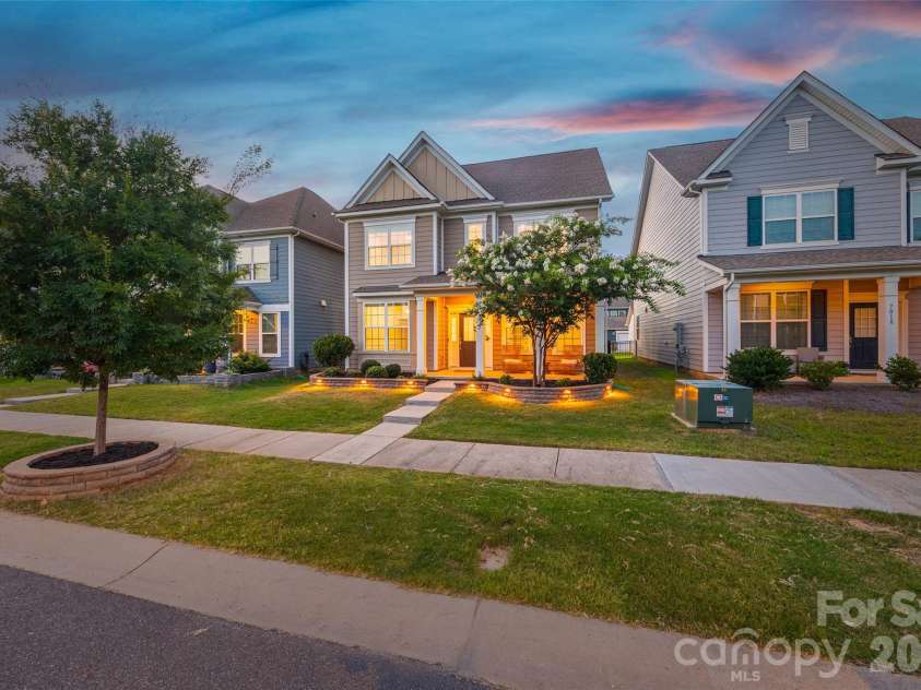 7022 Walnut Branch Lane, Charlotte, NC 28277.  MLS# CAR4399916, YatesRealty ID 37578. 