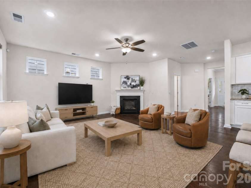 7022 Walnut Branch Lane, Charlotte, NC 28277.  MLS# CAR4399916, YatesRealty ID 37578. *Virtually staged