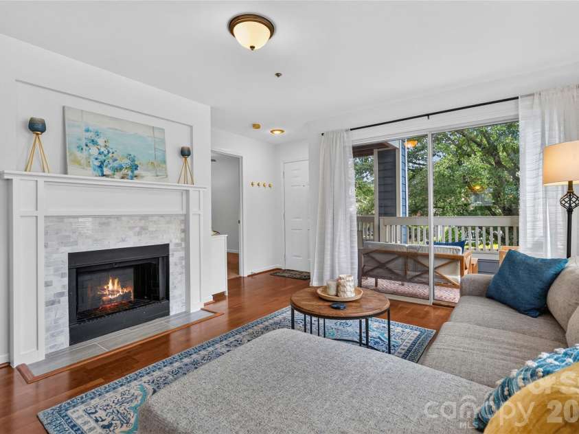 417 Olmsted Park Place, Charlotte, NC 28203.  MLS# CAR4402909, YatesRealty ID 37579. 