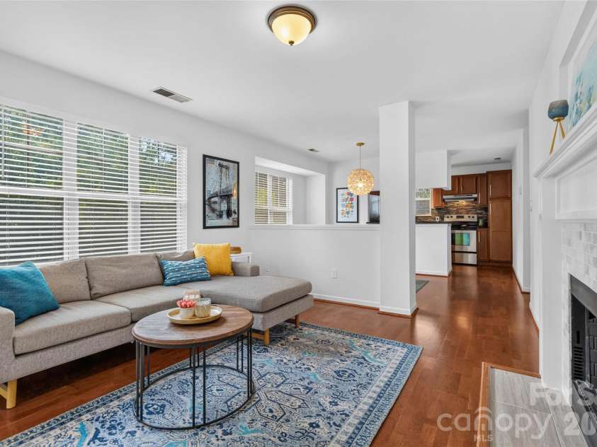 417 Olmsted Park Place, Charlotte, NC 28203.  MLS# CAR4402909, YatesRealty ID 37579. 