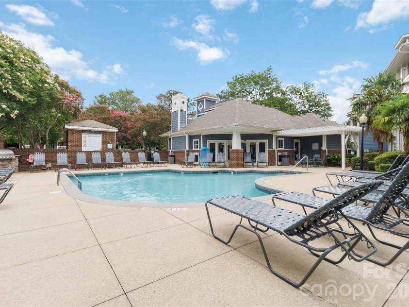 417 Olmsted Park Place, Charlotte, NC 28203.  MLS# CAR4402909, YatesRealty ID 37579. 