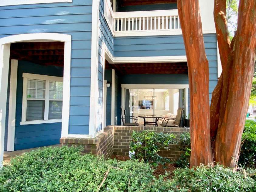 417 Olmsted Park Place, Charlotte, NC 28203.  MLS# CAR4421577, YatesRealty ID 37579. 