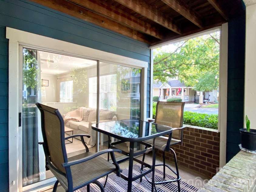 417 Olmsted Park Place, Charlotte, NC 28203.  MLS# CAR4421577, YatesRealty ID 37579. 