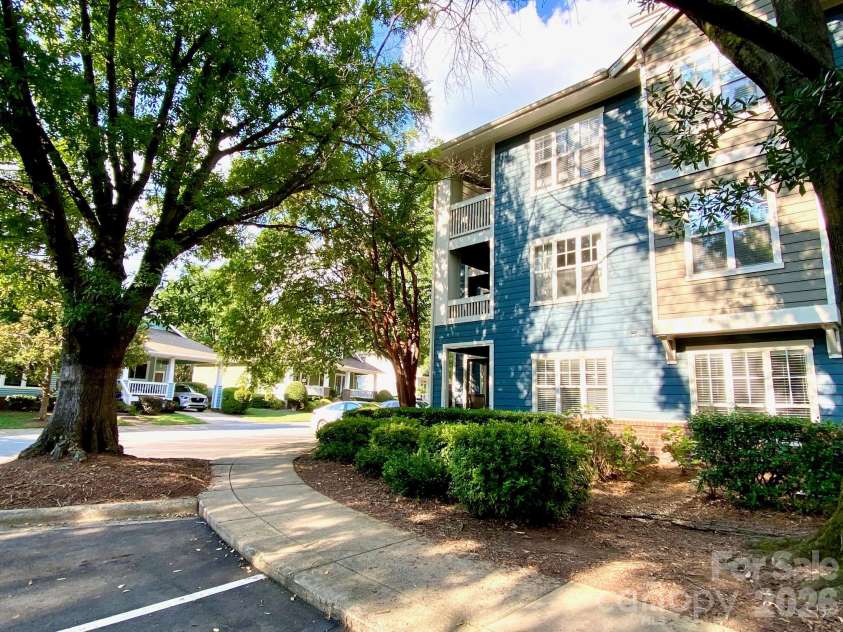 417 Olmsted Park Place, Charlotte, NC 28203.  MLS# CAR4421577, YatesRealty ID 37579. Delightful Community