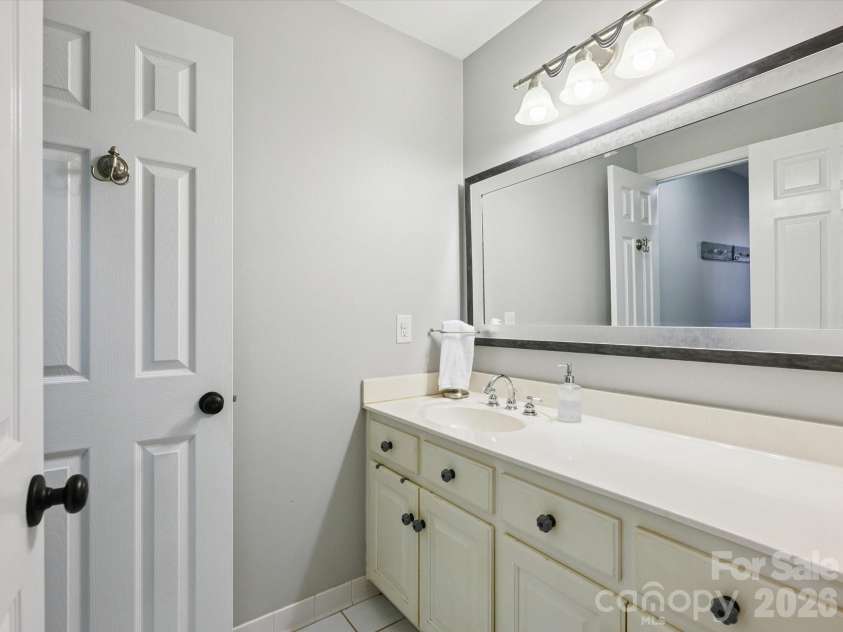 13446 Scanlan Way, Davidson, NC 28036.  MLS# CAR4335664, YatesRealty ID 3758. Full Bath