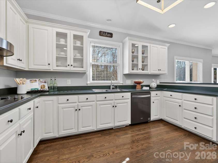 13446 Scanlan Way, Davidson, NC 28036.  MLS# CAR4335664, YatesRealty ID 3758. Kithen