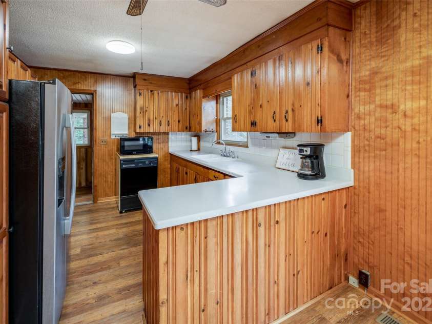 233 Raintree Road, Great Falls, SC 29055.  MLS# CAR4241291, YatesRealty ID 3758. 