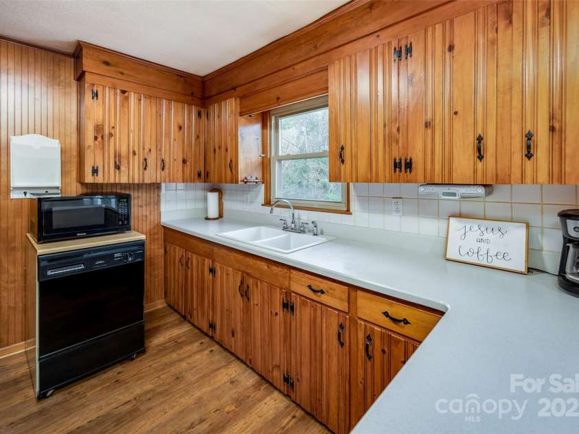 233 Raintree Road, Great Falls, SC 29055.  MLS# CAR4241291, YatesRealty ID 3758. 