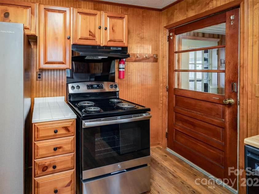 233 Raintree Road, Great Falls, SC 29055.  MLS# CAR4241291, YatesRealty ID 3758. 