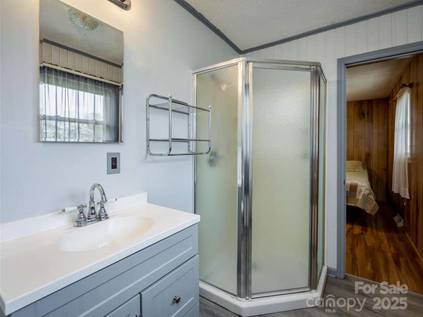 233 Raintree Road, Great Falls, SC 29055.  MLS# CAR4241291, YatesRealty ID 3758. 