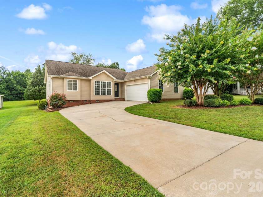748 Chipmeadow Lane, York, SC 29745.  MLS# CAR4404346, YatesRealty ID 37580. 