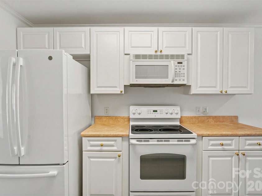 748 Chipmeadow Lane, York, SC 29745.  MLS# CAR4404346, YatesRealty ID 37580. 