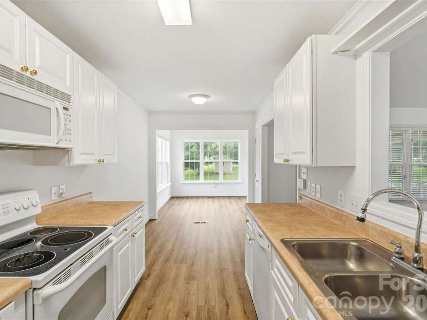 748 Chipmeadow Lane, York, SC 29745.  MLS# CAR4404346, YatesRealty ID 37580. 