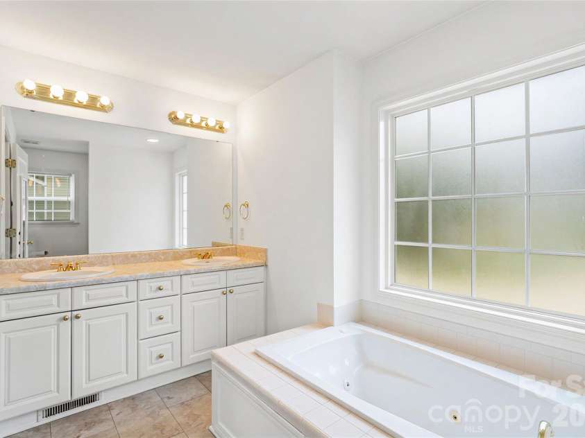 748 Chipmeadow Lane, York, SC 29745.  MLS# CAR4404346, YatesRealty ID 37580. 